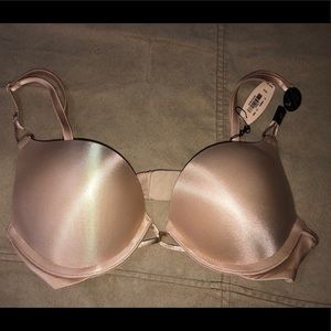 NEW NEVER WORN! Victoria Secret bombshell bra.